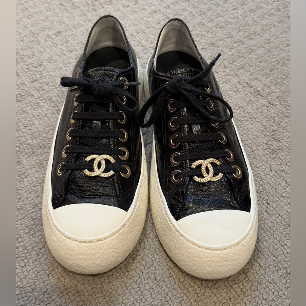 Chanel Black Leather low top Women's Sneakers, 37 EU - Picture 2 of 5